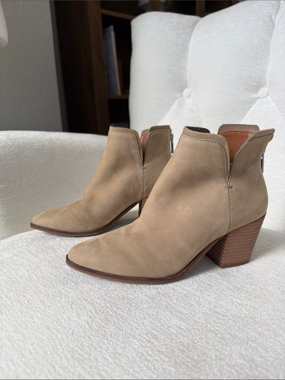 Lucky Brand Betlon Taupe Suede Leather Ankle Boots Booties 6M